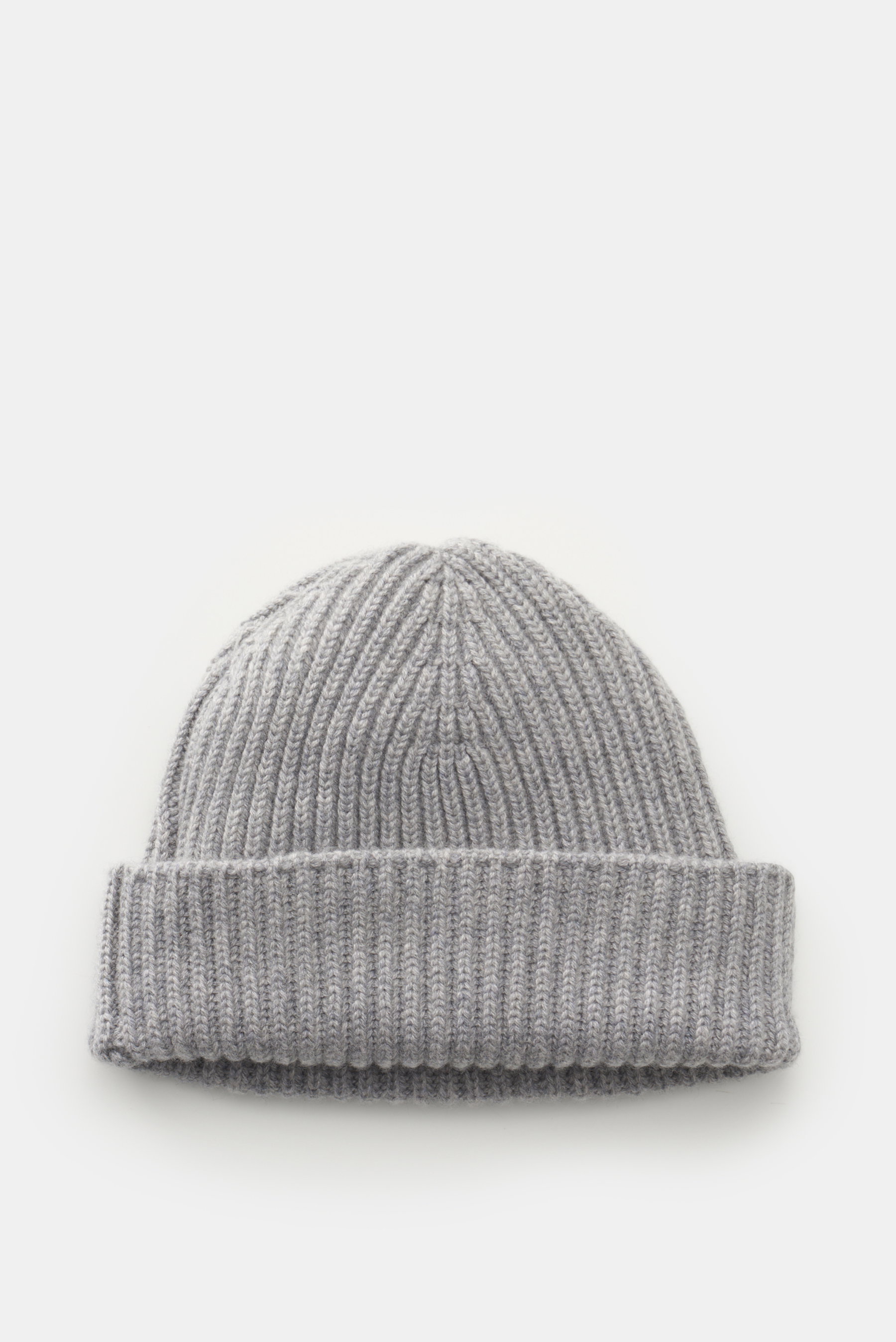 Fedeli Cashmere Mütze 'Alfredo' grau meliert, superweiche, grob gerippte Knitwear mit variablem Umschlag, von oben fotografiert.