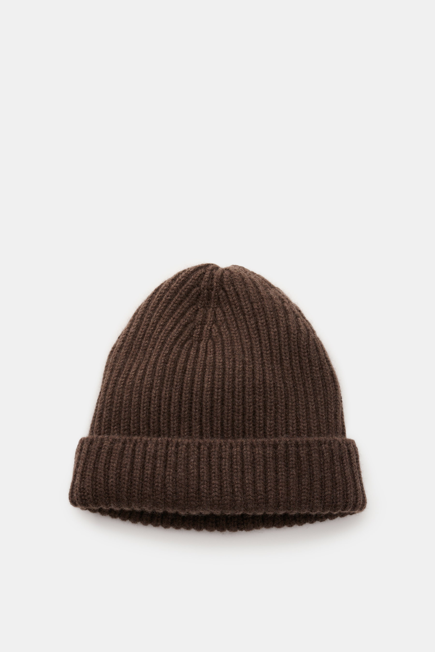 Fedeli Cashmere Mütze 'Alfredo' braun, grobes Rippstrick-Patentmuster, variabler Umschlag, reine, superweiche Cashmere-Knitwear, von oben fotografiert.
