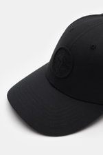 Stone Island Baseball-Cap schwarz aus reiner Baumwolle, seitliche Nahaufnahme, gebogener Schirm, tonales Kompass-Stitching, verstellbarer Verschluss.