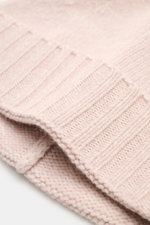 04651/ A trip in a bag Mütze 'Mouline Hat' rosé meliert, Nahaufnahme von Umschlag und weichem Woll-Cashmere-Mix, breiter Umschlag.