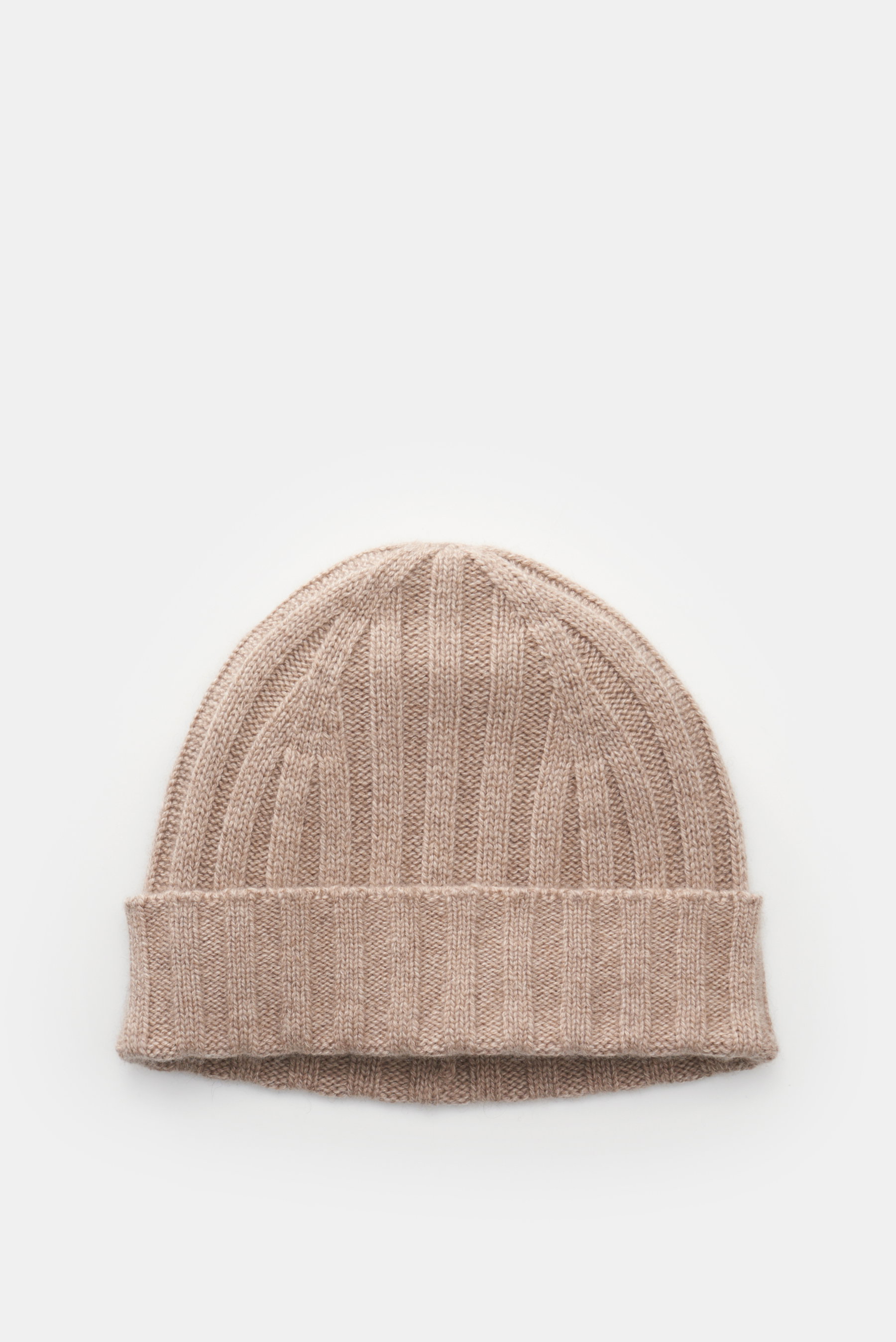 Top-down view of von Braun Cashmere beanie beige mottled, pure Mongolian cashmere, soft feel, fine rib knit, small turn-up, classic style.