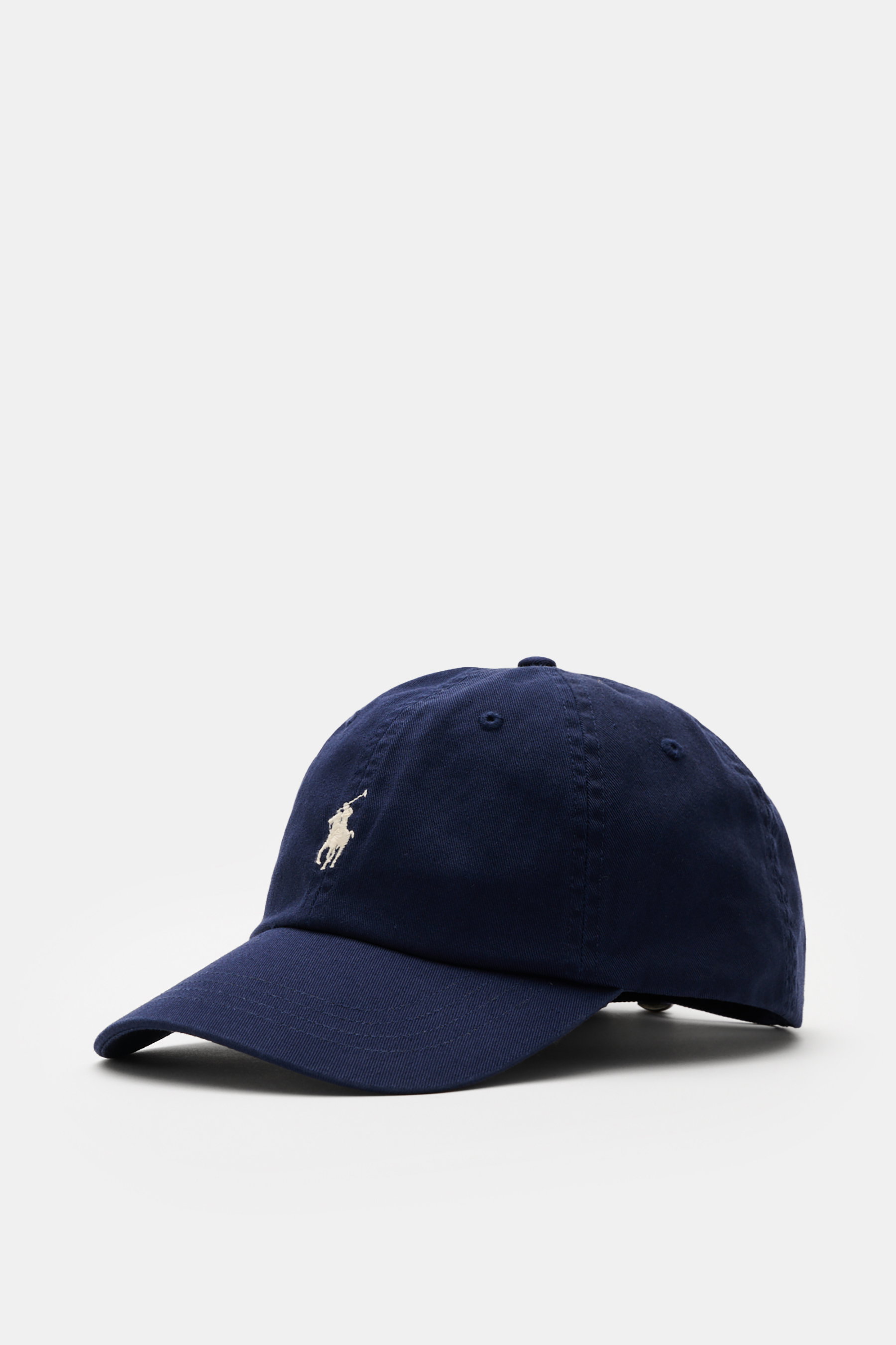 Polo Ralph Lauren Baseball-Cap navy aus reiner Baumwolle, Six-Panel-Design, Logo-Stitching vorn, verstellbarer Verschluss, seitlich fotografiert.