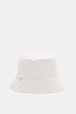 04651/ A trip in a bag Wende-Frottee Bucket Hat weiß, von vorne fotografiert, elastischer Baumwoll-Frottee, wendbar, schmale Krempe, Weblabel.