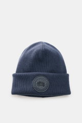 Canada Goose Wollmütze 'Arctic Toque' graublau von oben fotografiert, reine Wolle, feines Rippstrick-Design, doppellagig, Umschlag mit Weblabel.