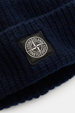 Close-up front view of the Stone Island Wool Beanie navy showing the ribbed knit, wide cuff, and logo label.

Description: 
<p>Minimalist winter essential: The wool beanie from STONE ISLAND combines functional comfort with urban style and timeless appeal.