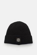 Top-front view of Stone Island Wool Beanie black in modern ribbed knit, pure wool, soft touch, wide cuff with front STONE ISLAND woven label.

<p>Minimalist winter essential: The wool beanie from STONE ISLAND combines functional comfort with urban style a