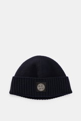 Stone Island Wool beanie navy photographed from the front, made of pure new wool with a soft feel, wide ribbed cuff, and STONE ISLAND woven label.