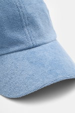 04651/ A trip in a bag Frottee Baseball-Cap "Terry" rauchblau, Detailaufnahme von vorne, Baumwoll-Frottee, weicher Griff, Six-Panel-Stil.