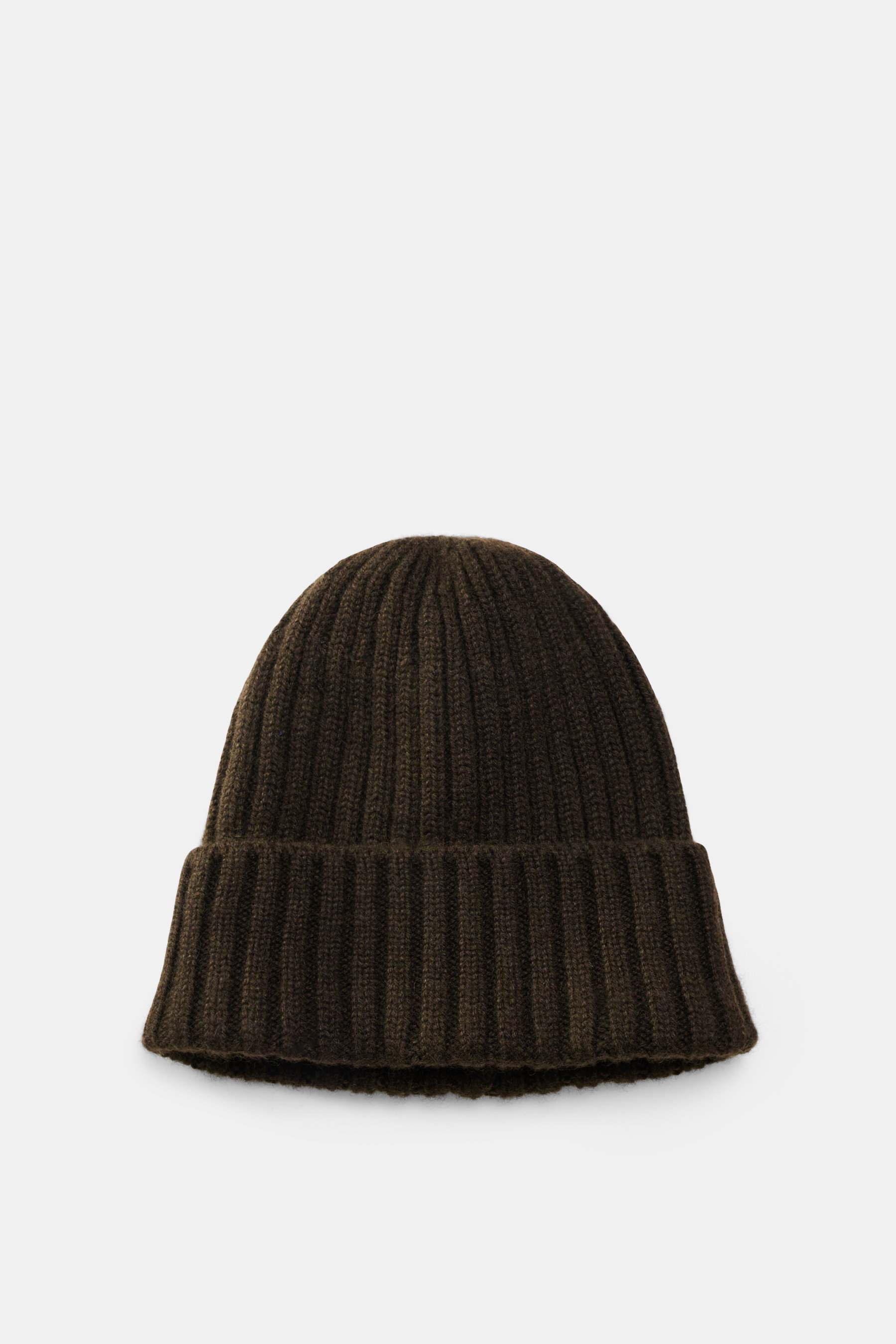 Fedeli Cashmere Mütze dunkelbraun aus reiner Cashmere, weicher Griff, Rippstrick mit mittelfeinem Strickbild und variablem Umschlag, frontal fotografiert.