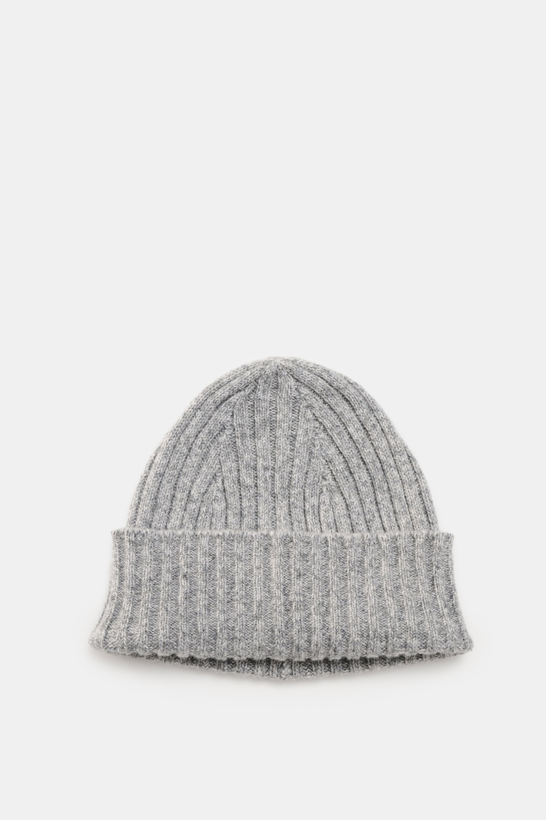 Top-down view of the Fedeli Cashmere Beanie Grey Mélange, a short-cut rib knit beanie with a medium-fine texture, variable cuff, and soft, pure cashmere feel.

Description: <p>The Italian label FEDELI presents this short-cut beanie as a refined accessory 