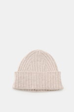 Fedeli Cashmere Mütze sand meliert shown from top-down, a ribbed knit short beanie in soft pure cashmere with a variable fold, medium-fine texture.
