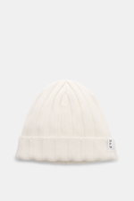Front view of FTC Cashmere Beanie offwhite, a luxurious winter accessory with ribbed knit pattern, medium-fine texture, narrow cuff, and FTC label. Pure cashmere, very soft feel.