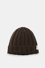 Top-front view of the FTC Cashmere beanie dark brown, a luxurious winter accessory made of pure cashmere with a soft feel, brioche pattern, medium-fine knit, and variable brim featuring an FTC woven label.