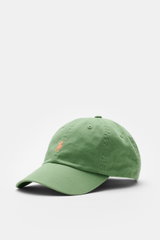 Polo Ralph Lauren Baseball-Cap salbei, aus reiner Baumwolle, sechs-Panel-Design, gebogener Schirm, Logo-Stitching, verstellbar, seitliche Perspektive.