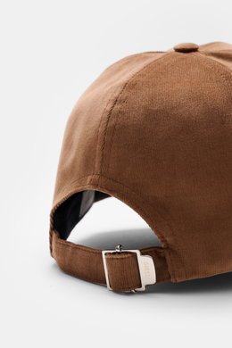 04651/ A trip in a bag Cord Baseball-Cap braun, Rückansicht, Cord aus elastischer Baumwolle, materialtypischer Griff, klassisches Six-Panel-Design, verstellbarer Verschluss.