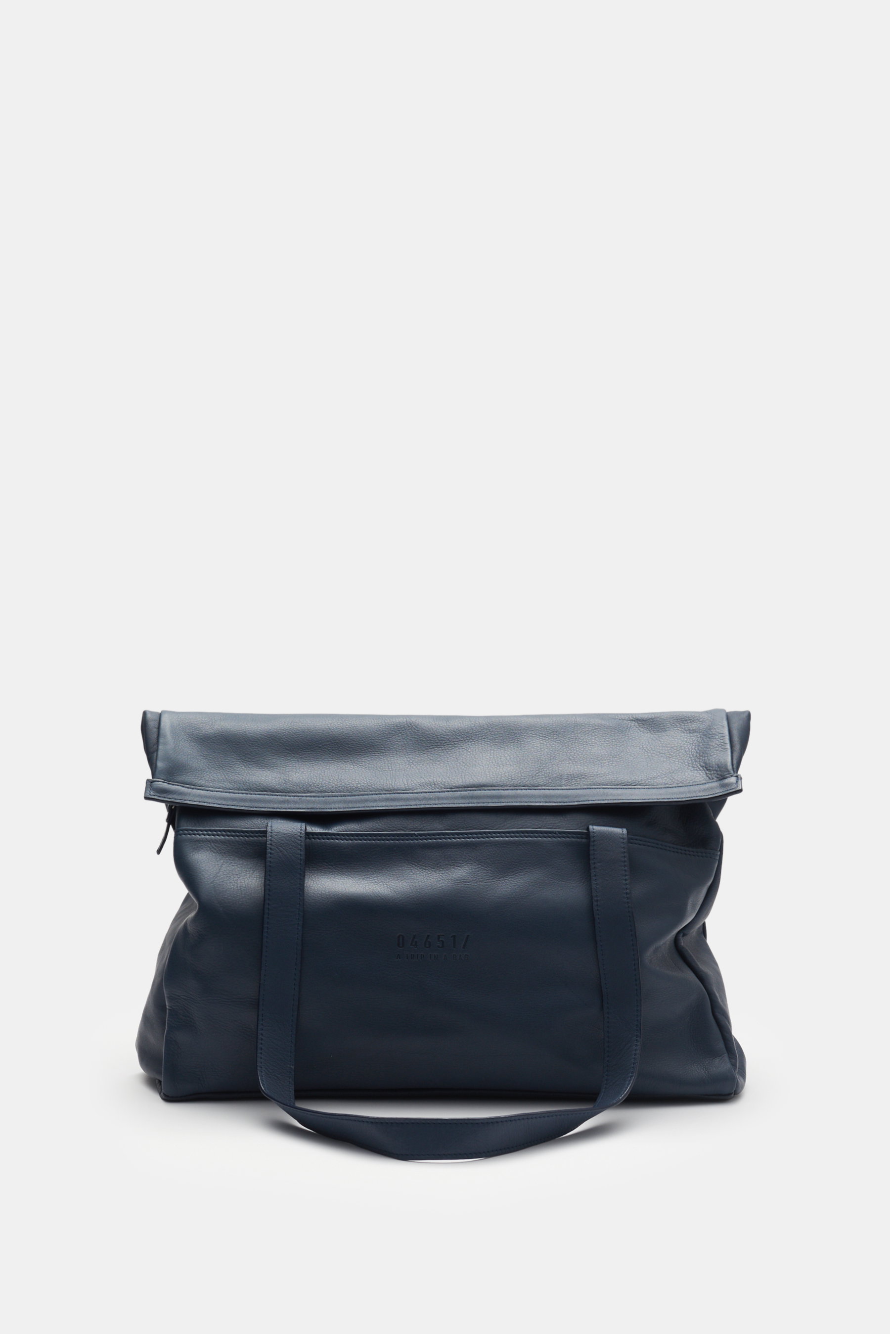 04651/ A trip in a bag Tasche 'Messenger Bag Nubuck' rauchblau