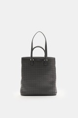 Front view of the Serapian Tote Bag dunkelgrau, featuring handwoven Mosaico leather, silver hardware, sturdy handles and shoulder strap, open main compartment, two inner pockets, laptop compartment, approx. 39 x 38 x 8 cm. Luxuriöser Allrounder: Die Tote 