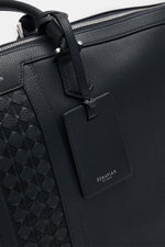 Close-up front angled view of Serapian Weekender navy in cashmere leather with woven 'Mosaico' inserts, silver hardware, and logo tag.

Description: <p>Luxuriös ausgestattet für Business- und Freizeitreisen: Gefertigt aus dem edlen Cashmere-Leder mit den 