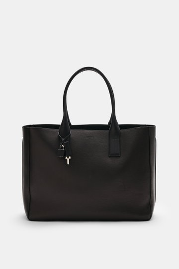 Tom Ford Shopper schwarz aus genarbtem Kalbleder, Frontansicht leicht von oben, mit silberner Schlüssel-Schloss-Kombination.