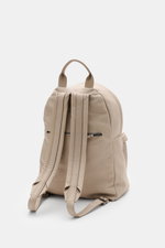 Beige 04651/ A trip in a bag Rucksack 'Oyster Back Pack' navy shown from back with padded shoulder straps, zipper pocket, and carry handle. <p>Unkompliziert und stilvoll transportieren Sie Ihre Habseligkeiten in dem Rucksack 'Oyster Back Pack' von 04651/ 