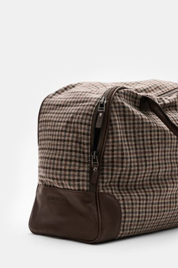 04651/ A trip in a bag Weekender '356-Bag Tweed' dunkelbraun/beige/rotbraun kariert, seitliche Nahaufnahme mit Lederverstärkung, zwei-Wege-Reißverschluss, robusten Griffen.