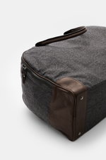 04651/ A trip in a bag Weekender '356-Bag Tweed' dunkelgrau/dunkelbraun kariert, Detailaufnahme von oben mit Ledergriffen, Textil, brünierter Hardware.