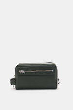 Front view of Tom Ford Necessaire dunkelgrün in grained calf leather with silver XL hardware and zipper pocket, elegant design.

<p>Dieses edle Necessaire von <span class="hover:entity-accent entity-underline inline cursor-pointer align-baseline"><span cl