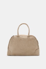 Beige 04651/ A trip in a bag Weekender '356 Bag' aus Veloursleder, Frontansicht mit robusten Griffen, Prägung und Zwei-Wege-Reißverschluss.
