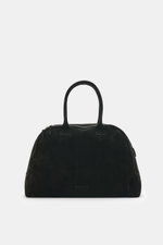 Schwarzer 04651/ A trip in a bag Weekender '356 Bag' aus Veloursleder, frontal mit Tragegriffen, silberfarbener Hardware und Prägung.