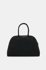 Schwarzer 04651/ A trip in a bag Weekender '356 Bag' aus Veloursleder, frontal mit Tragegriffen, silberfarbener Hardware und Prägung.