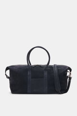 Frontansicht des Weekenders 04651/ A trip in a bag Weekender '3-Day Bag' navy aus geschmeidigem Nubukleder mit weichem Griff, regulierbarer Größe, anthrazitfarbener Hardware, Zwei-Wege-Reißverschluss, geräumigem Hauptfach, Innenfutter mit Zipper-Fach, kle