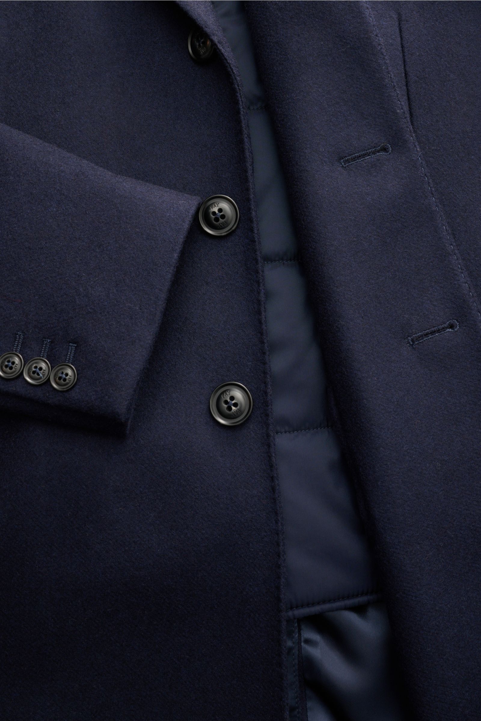 Fay Mantel 'Double Coat' mit Weste navy, Nahaufnahme von Knöpfen und Ärmel, Woll-Cashmere mit herausnehmbarer Steppweste.