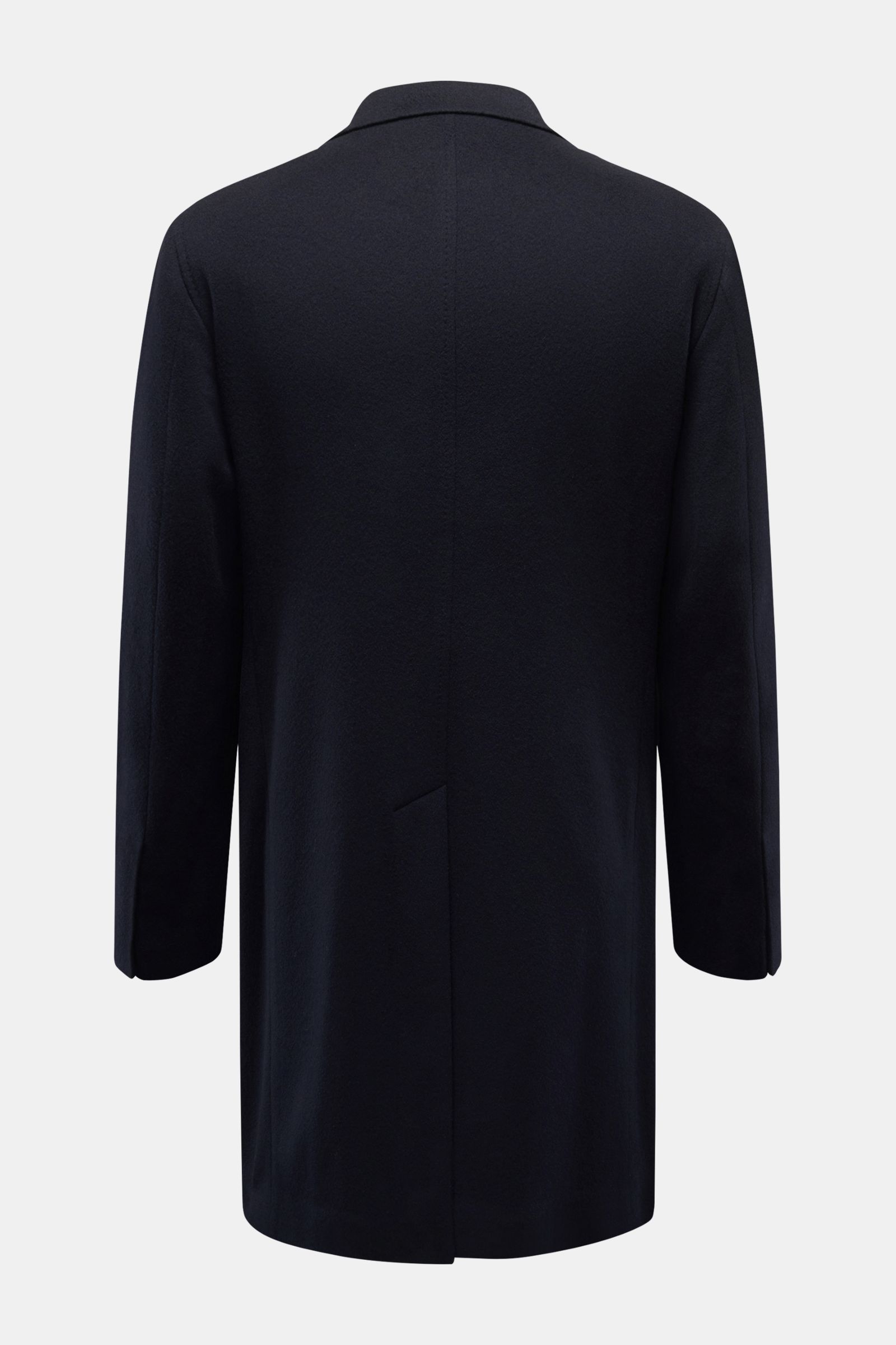 Back view of Tagliatore Cashmere Mantel navy, an unstructured pure cashmere slim fit coat with a soft feel, featuring a center back vent, half lining, and unfinished sleeve cuffs. Luxus, der allein seinem Träger vorbehalten ist und keine Bühne braucht: TA