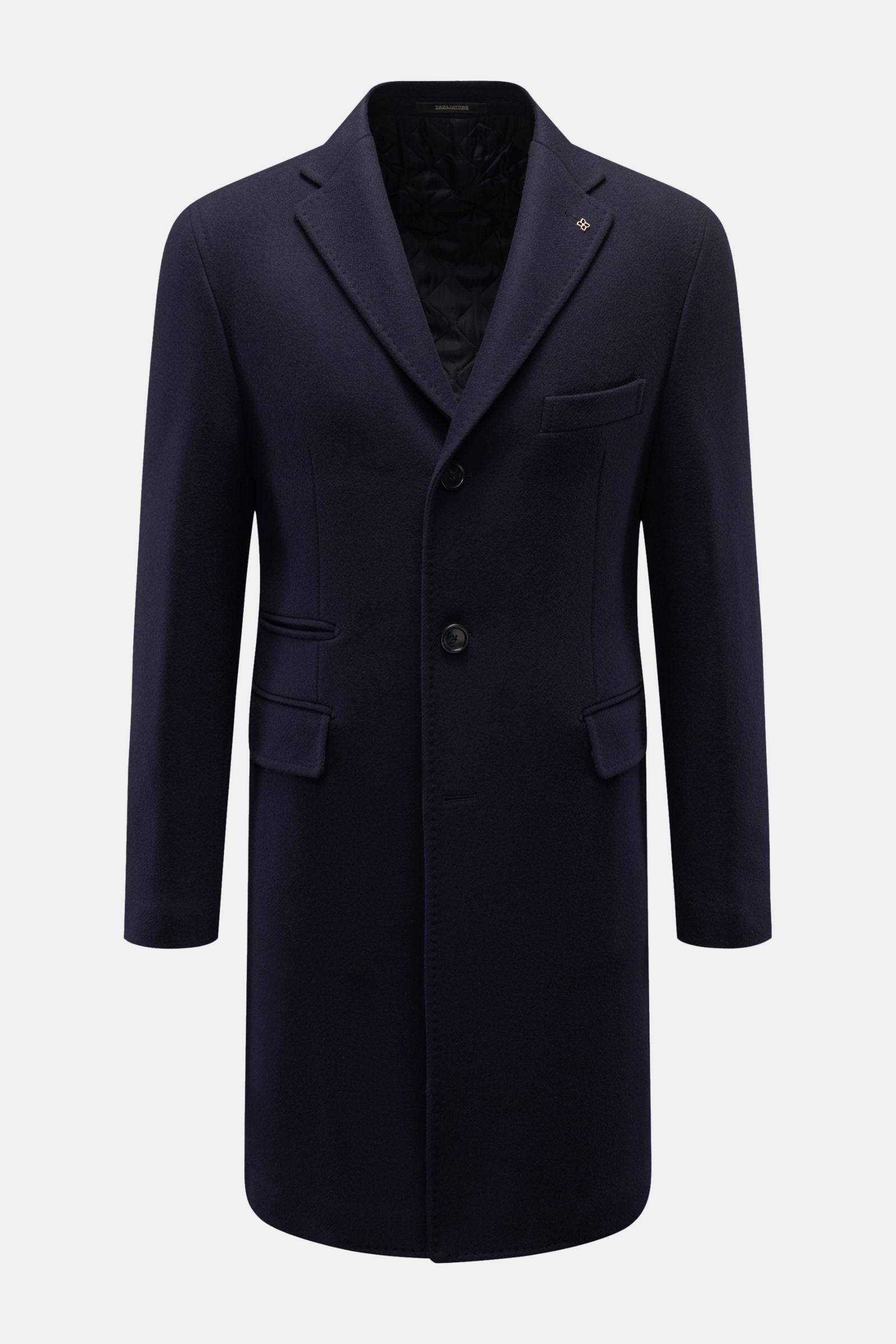 Tagliatore Wollmantel navy, frontal fotografiert, Slim Fit aus reiner Doubleface-Wolle, Reverskragen mit Pin, drei Knöpfe, Pattentaschen, Brusttasche, halb gefüttert, Rückenmittelschlitz, weicher Griff.