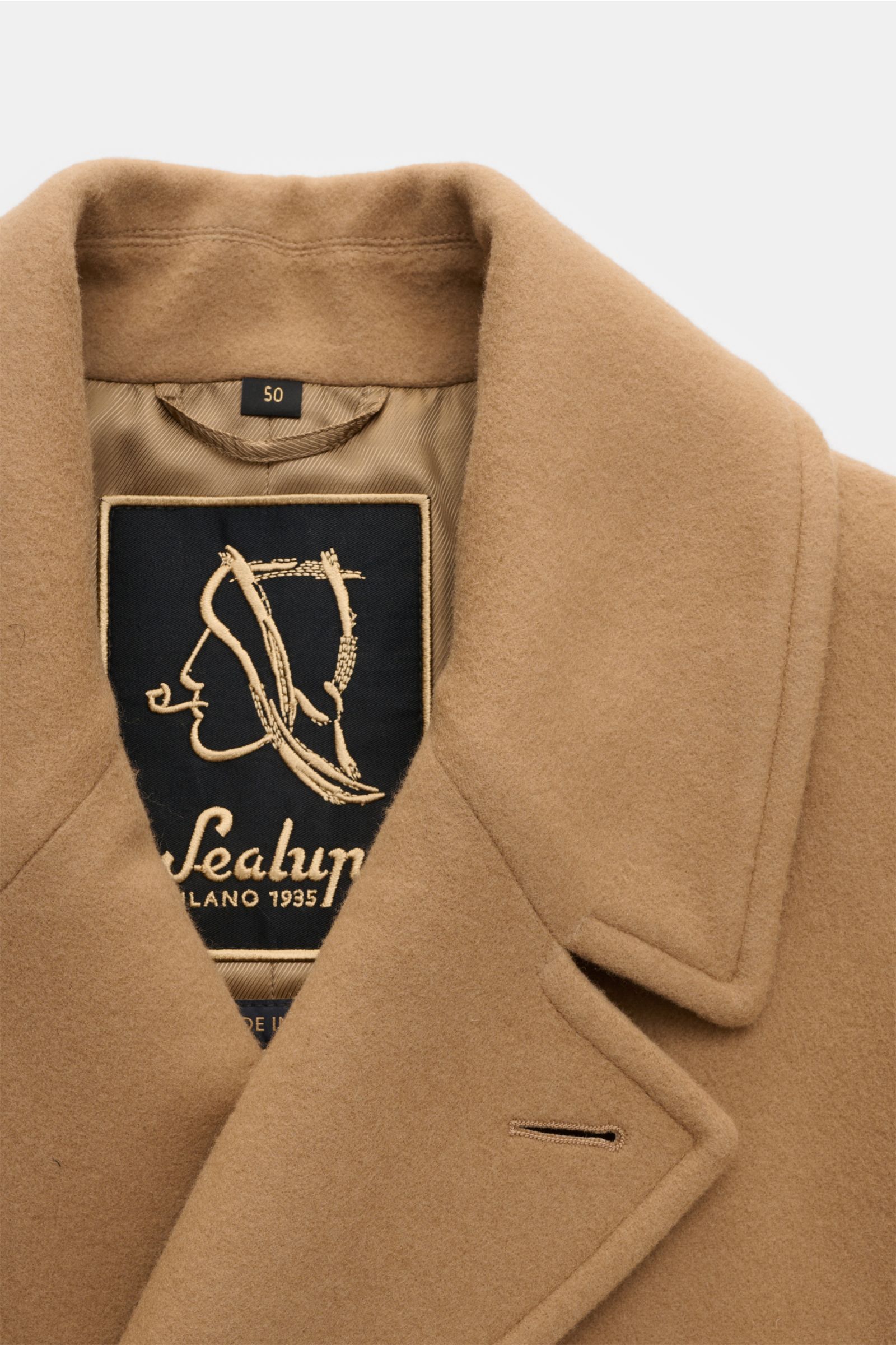Sealup Caban-Kurzmantel 'Genova Peacoat' camel, Nahaufnahme von innen mit breitem Revers, weicher Wolle, Cashmere-Mix und Label.