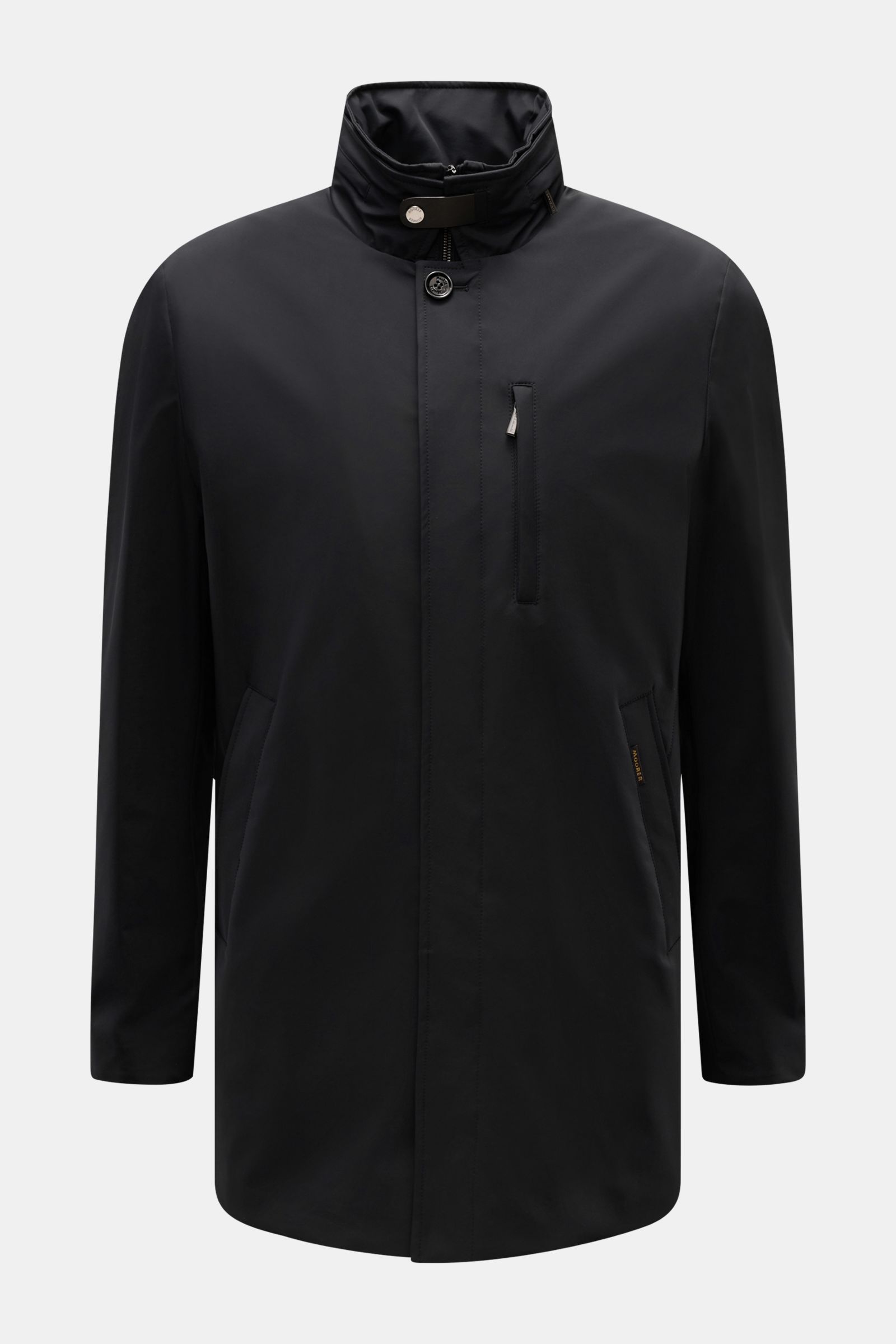 Moorer Kurzmantel 'Edgar' schwarz, frontale Ansicht, wasserabweisend, elastische Microfaser, Slim Fit, Double-Front mit Stehkragen, Kapuze, fünf Knöpfe.