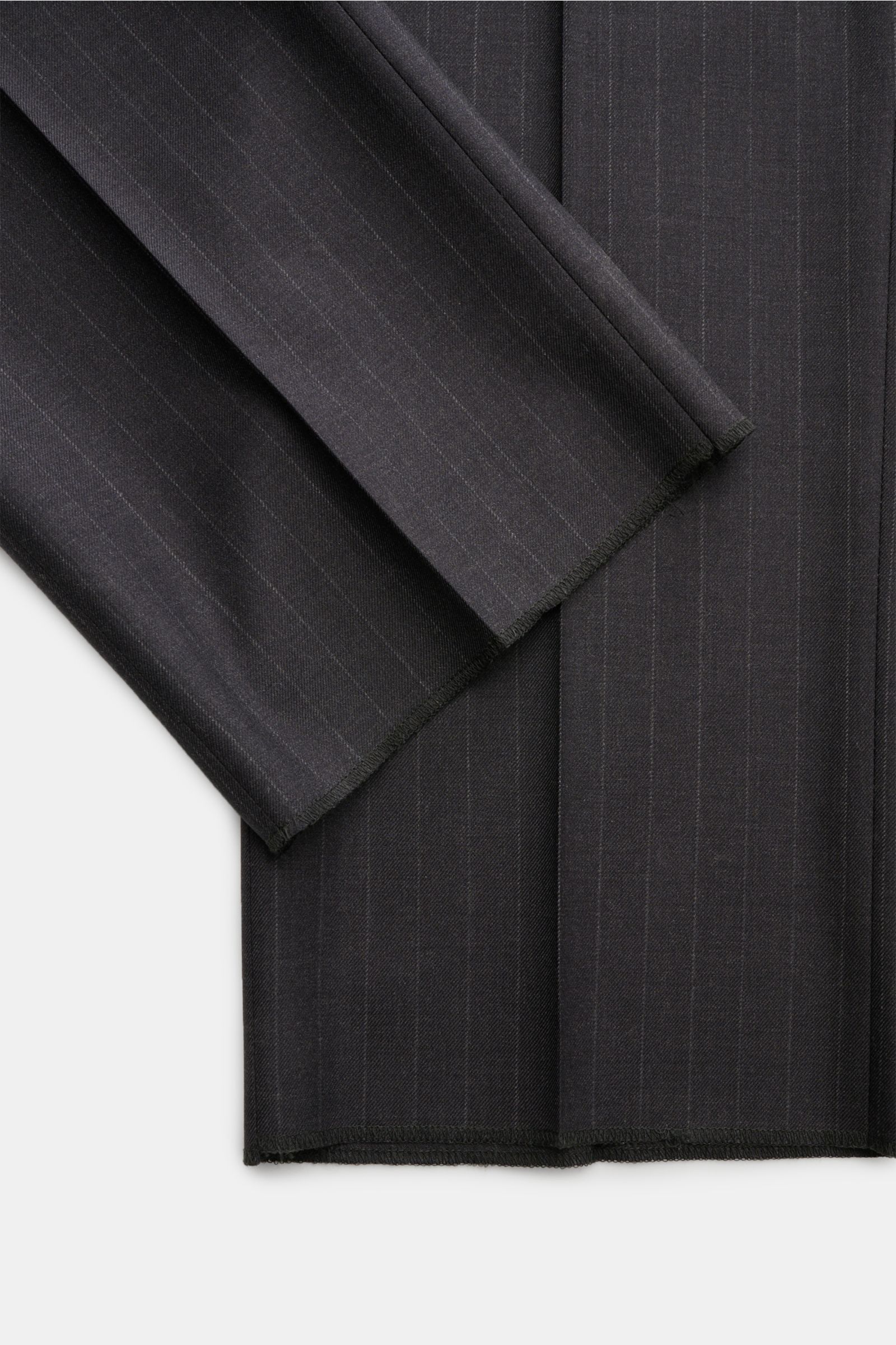 Cesare Attolini Anzug anthrazit gestreift