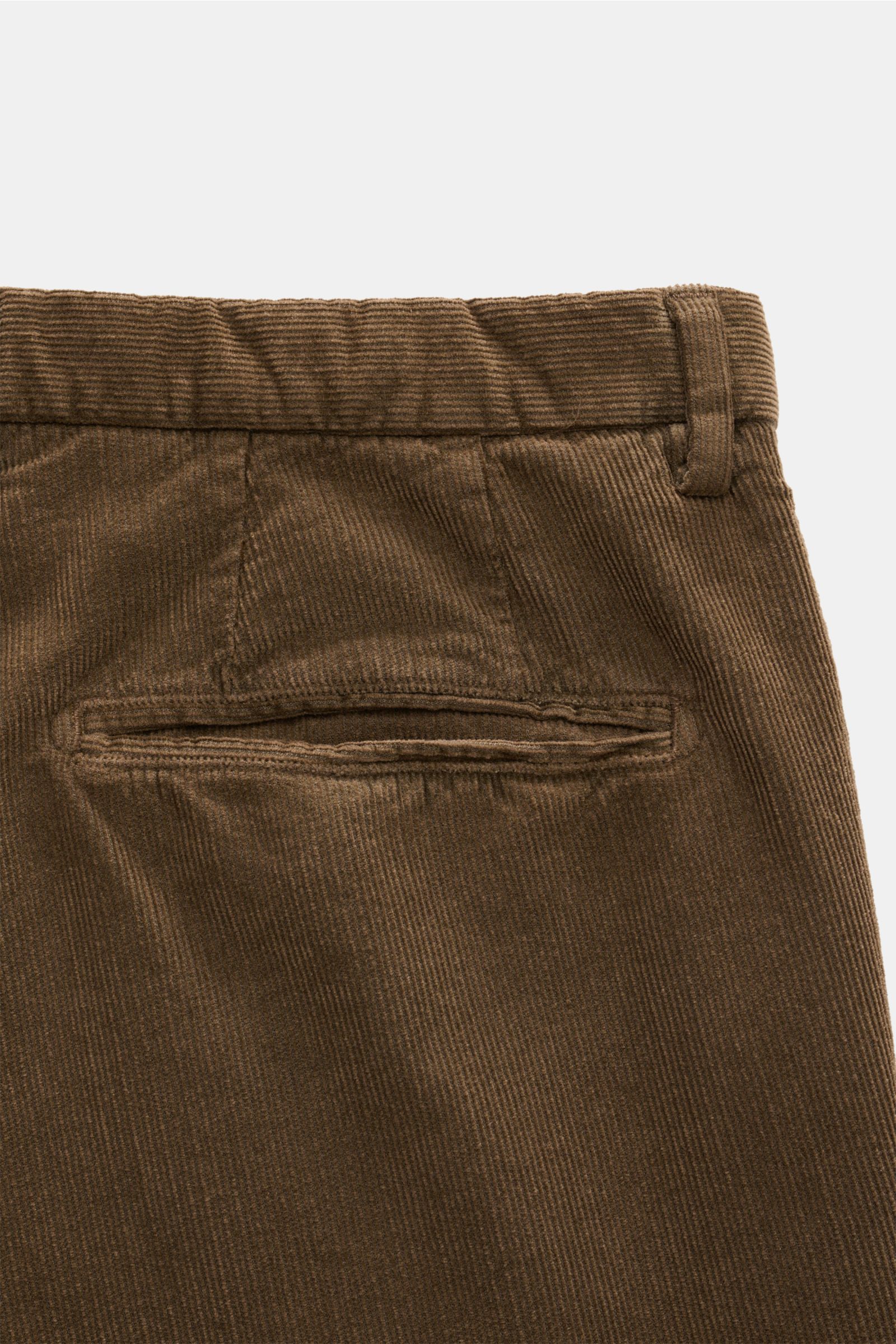 Brauner Boglioli Cord Anzug 'K. Jacket' navy, Detailaufnahme der leicht elastischen, samtigen Hose mit paspelierter Gesäßtasche aus Baumwoll-Mix.