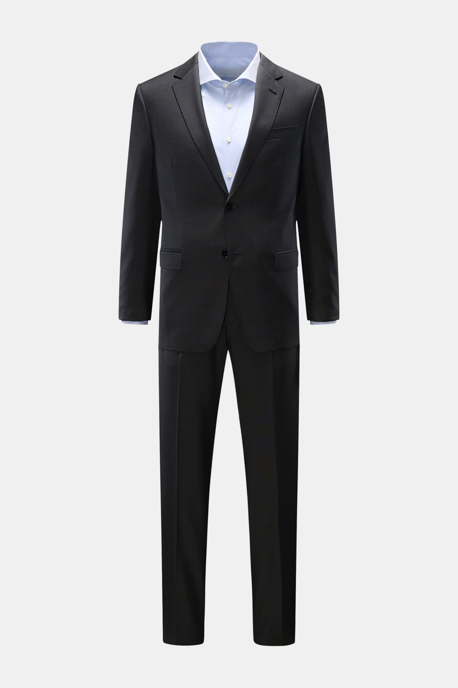 Zegna Anzug anthrazit aus feinem Schurwoll-Twill, Slim Fit, frontale Ansicht mit tailliertem Zwei-Knopf-Sakko und schmal zulaufender Hose.
