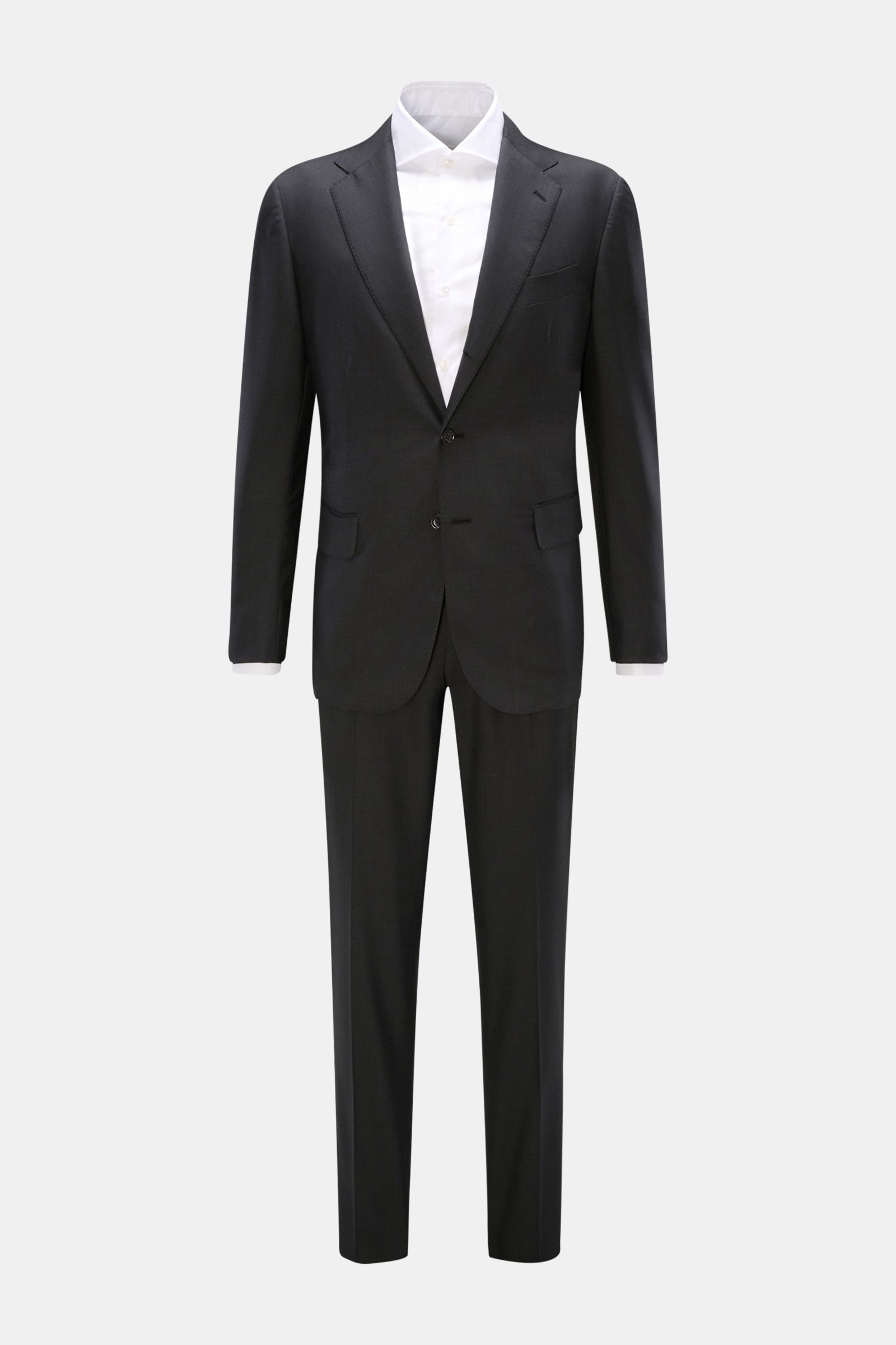 Stile Latino Anzug 'Vincenzo' anthrazit, frontal fotografiert, Slim Fit Zweiteiler aus feinem Woll-Twill mit Drei-Knopf-Sakko und Button-Fly-Hose.