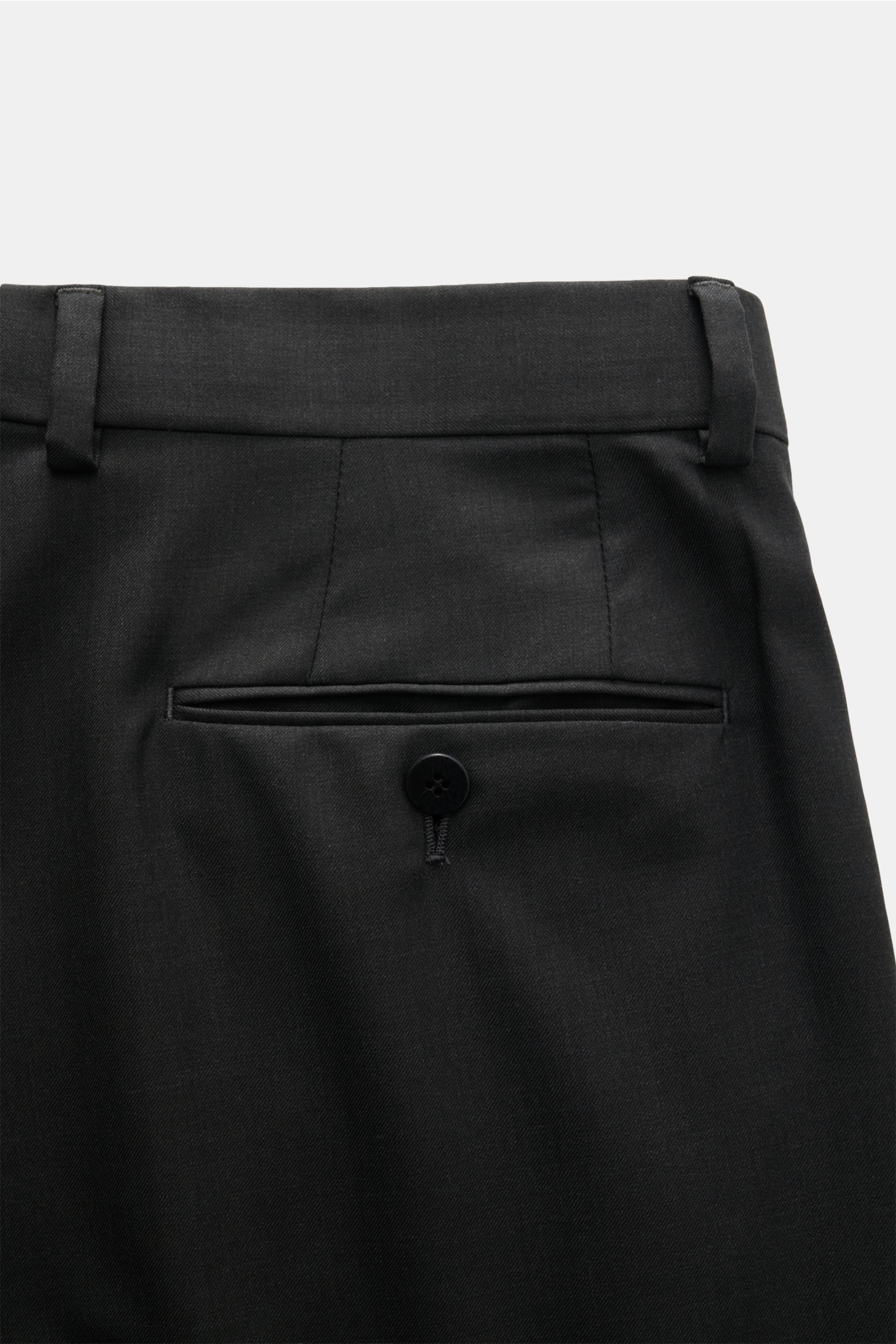 Stile Latino Anzug 'Vincenzo' anthrazit, Detail Rückansicht Hose mit Button Fly, französischen Taschen, feiner, weicher Woll-Twill, Slim Fit.