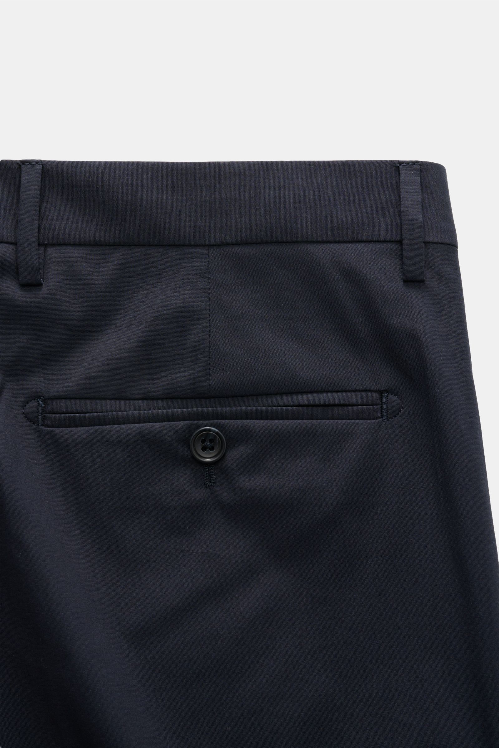 Tagliatore Anzug 'Vesuvio' navy, Detailaufnahme der Hose von hinten, elastische Baumwolle, Slim Fit, mit Knopf und Uhrentasche.