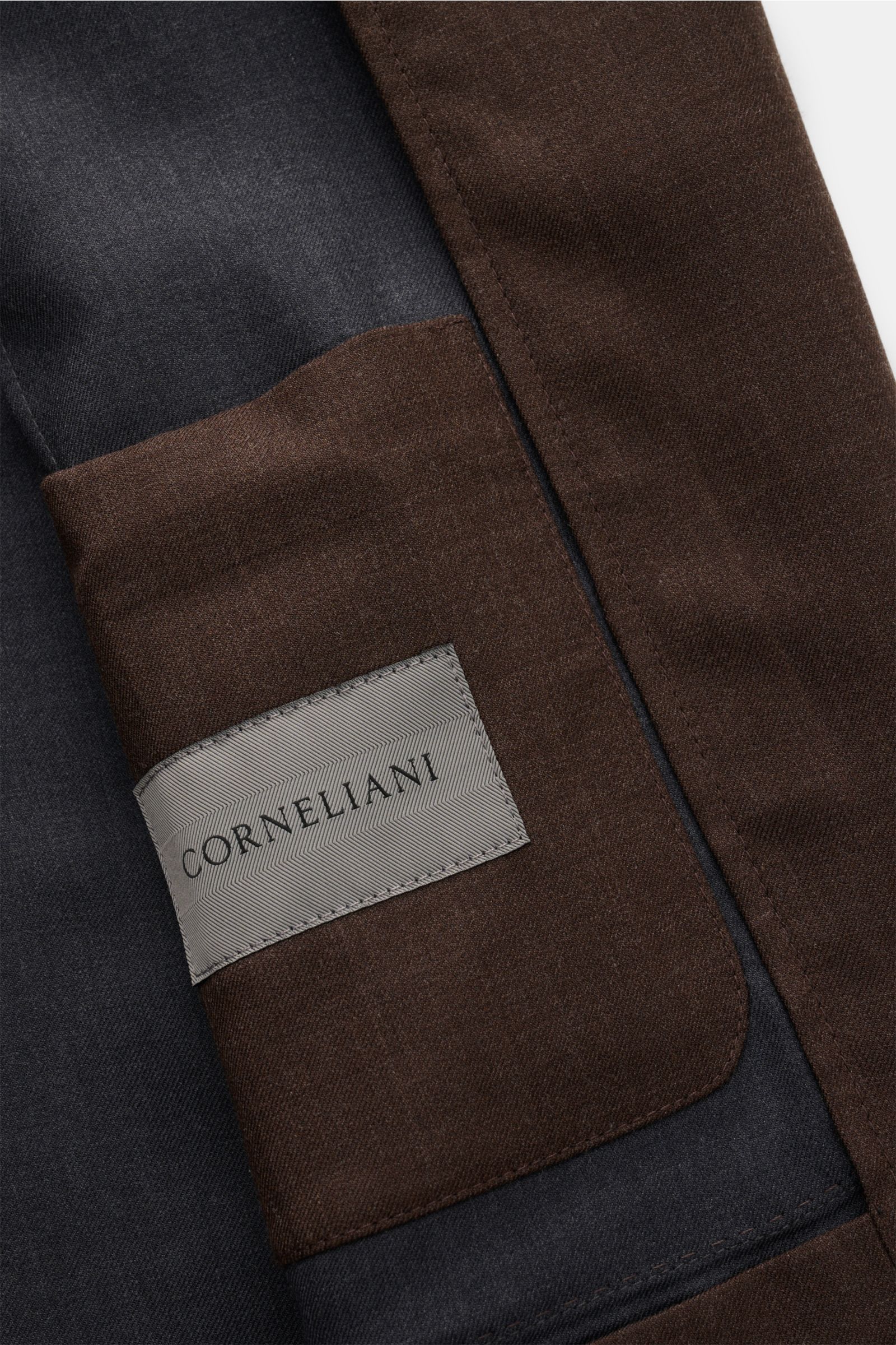 Corneliani Sakko dunkelbraun meliert, Detailaufnahme innen mit Innentasche, Slim Fit, Schurwolle-Seide-Mix, weicher Griff, Unconstructed Design.