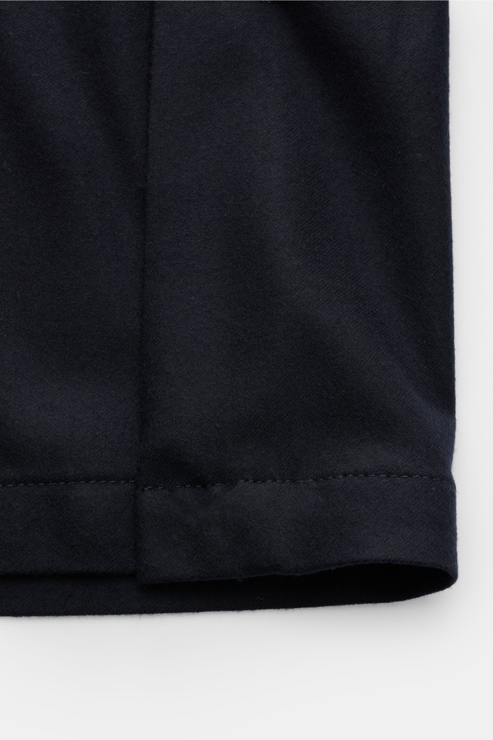 Corneliani Overshirt navy Detailansicht des Ärmelabschlusss mit Manschette aus weichem, reiner Schurwoll-Flanell, Regular Fit.