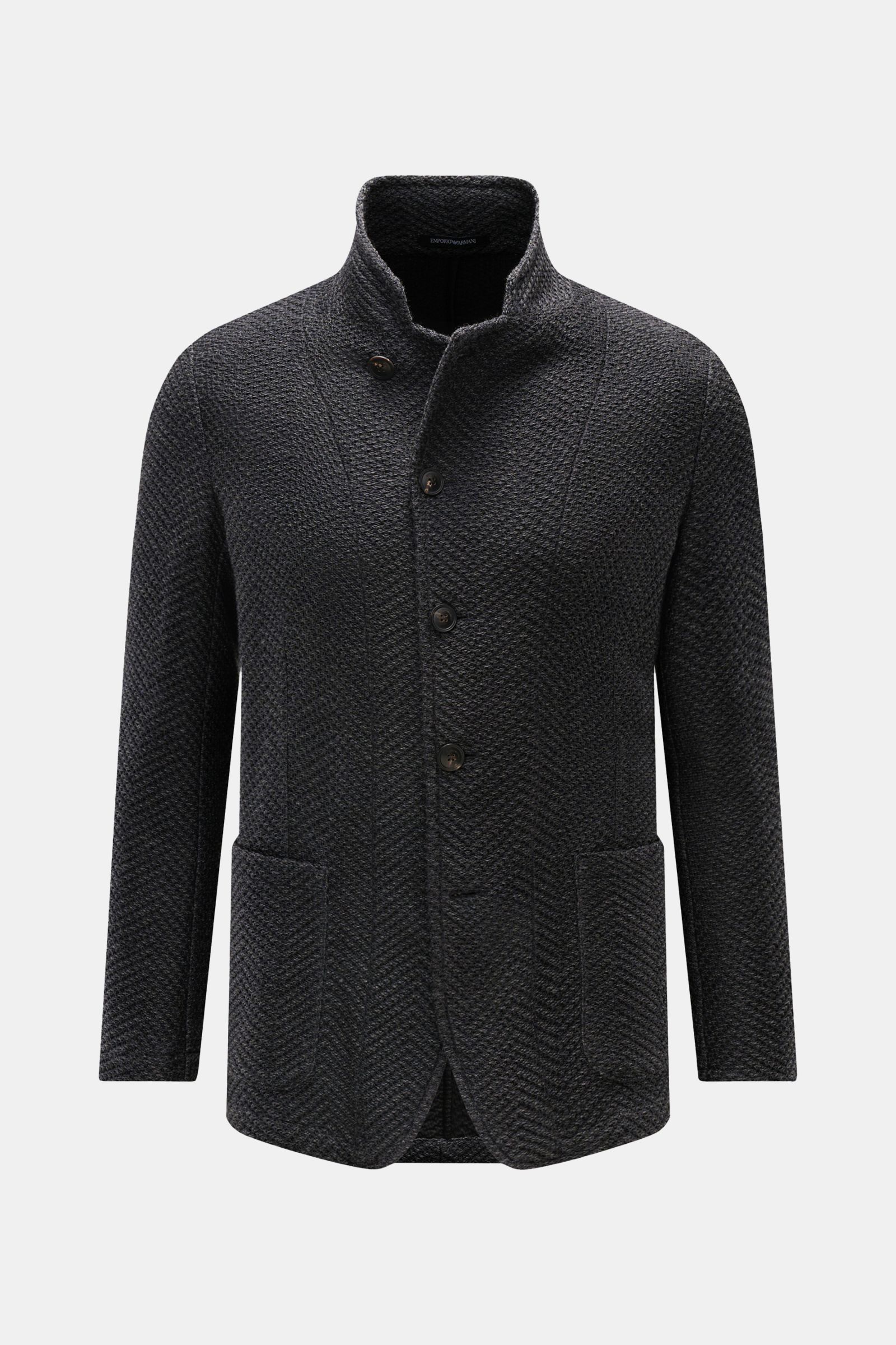 Emporio Armani Blazer dunkelgrau meliert, frontale Ansicht, Slim Fit, reine Wolle, luftige Fischgrat-Struktur, fünf Knöpfe, variables Revers, aufgesetzte Taschen, Unconstructed Design.