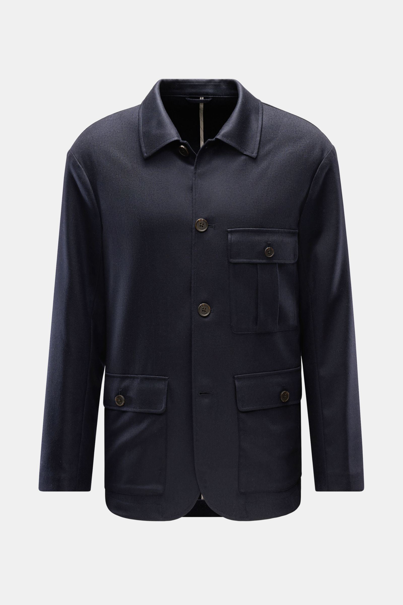 Emporio Armani Blazer dark navy, frontal fotografiert, markant und leicht aus elastischer Wolle, Safari-Jacken Stil, vier Knöpfe, Unconstructed Design.