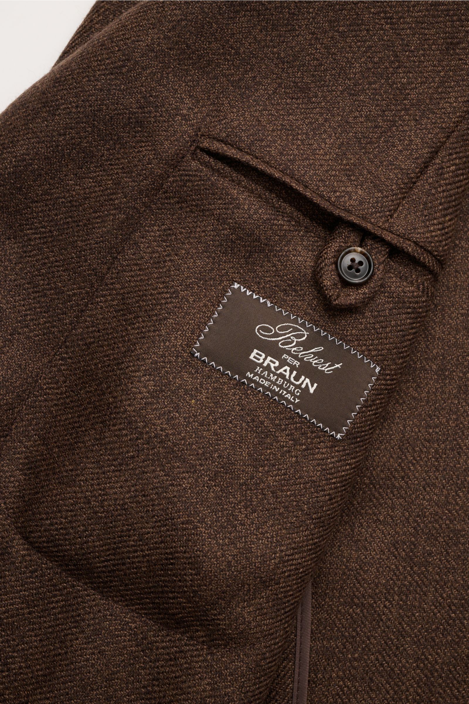 Belvest Cashmere Sakko dunkelbraun meliert, Detailaufnahme Innenfutter mit Label, reine Cashmere, Slim Fit, taillierter Drei-Knopf-Stil, weicher Griff.