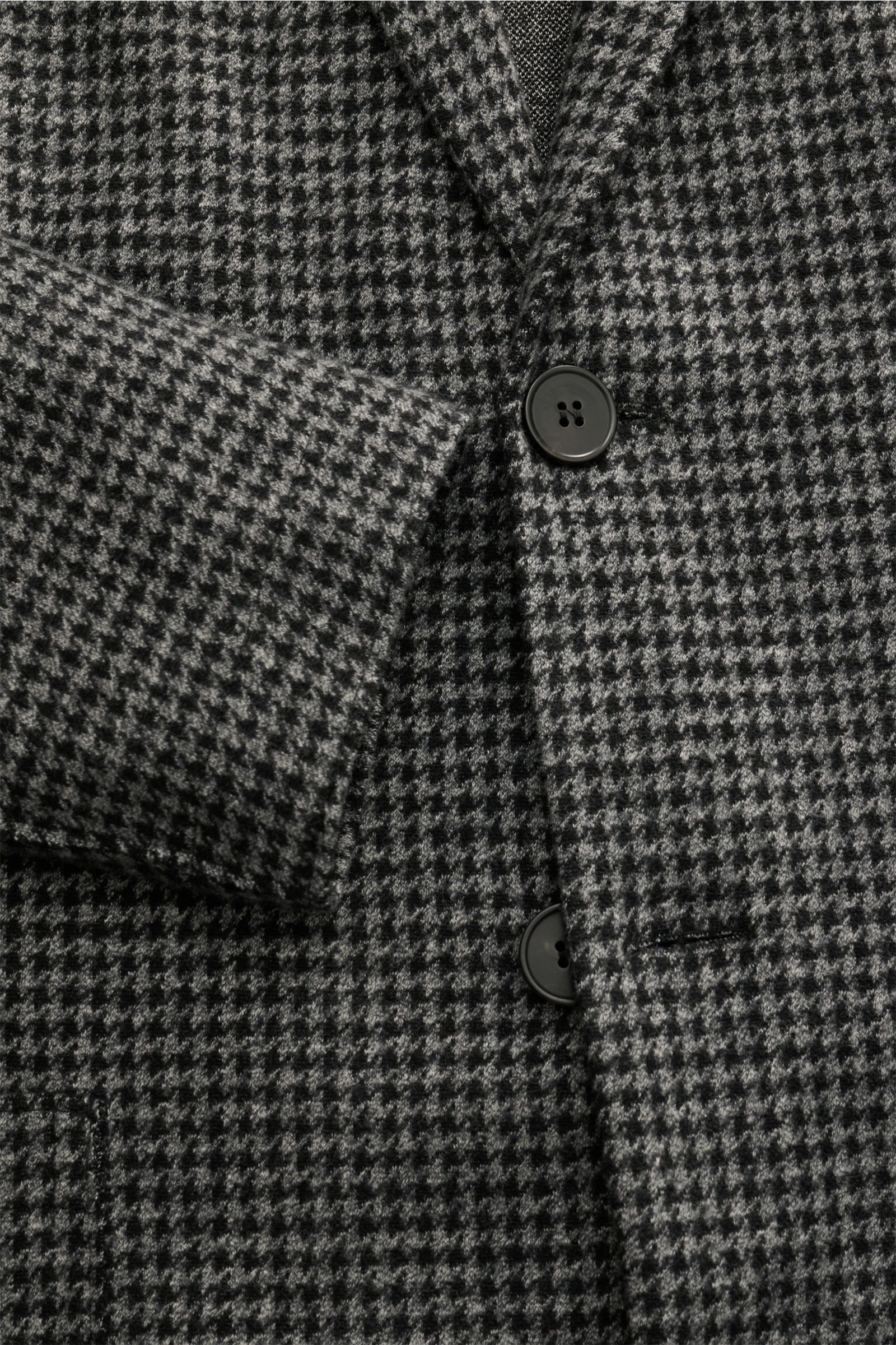 Harris Wharf London Jersey-Sakko grau/schwarz gemustert, Slim Fit, Unconstructed-Design, Hahnentrittmuster, zwei Knöpfe, Brust- und Hüfttaschen, Detailansicht von vorne.