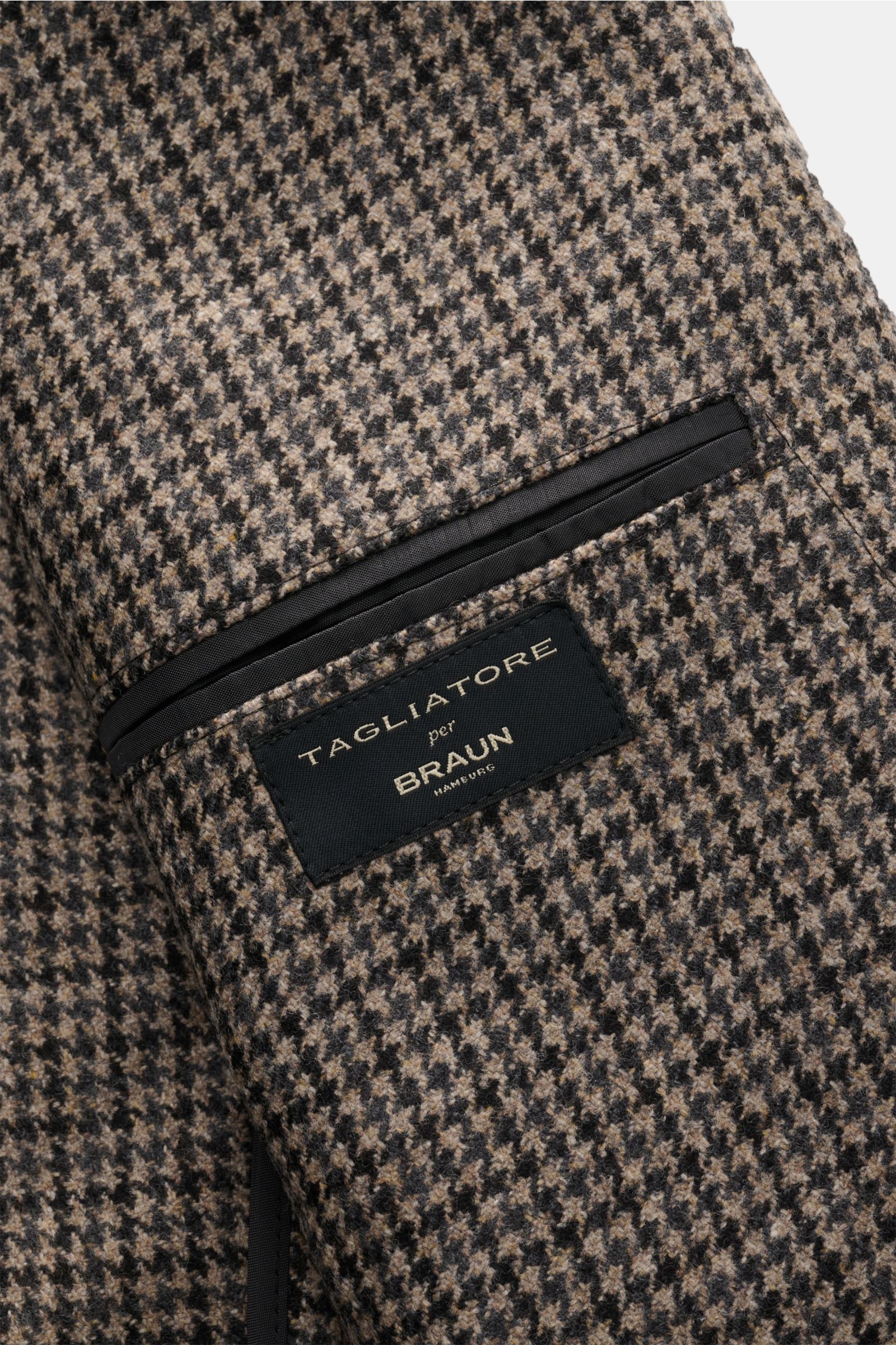 Nahaufnahme der Innentasche des Tagliatore Sakko 'Monte Carlo' beige/dunkelgrau/dunkelbraun kariert mit Unconstructed-Verarbeitung aus reiner Super 110'S Wolle und Hahnentritt-Muster.