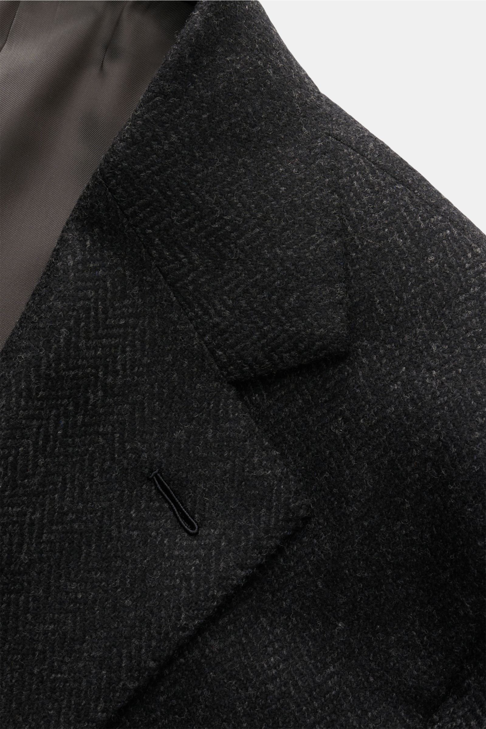 Caruso Sakko 'Aida' anthrazit/dunkelgrau meliert, Nahaufnahme von fallendem Revers, tonalem Fischgrat aus Wolle mit Cashmere, Slim Fit, zwei Knöpfe.